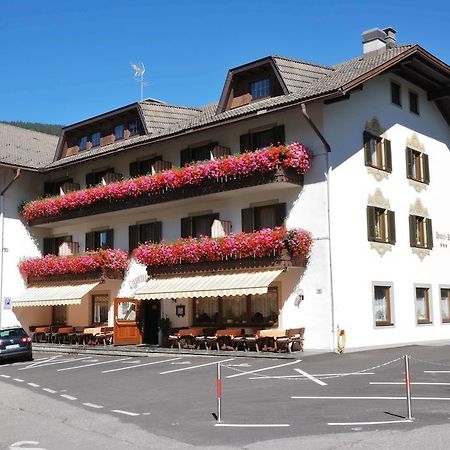 Hotel Urthaler Toblach Exterior foto